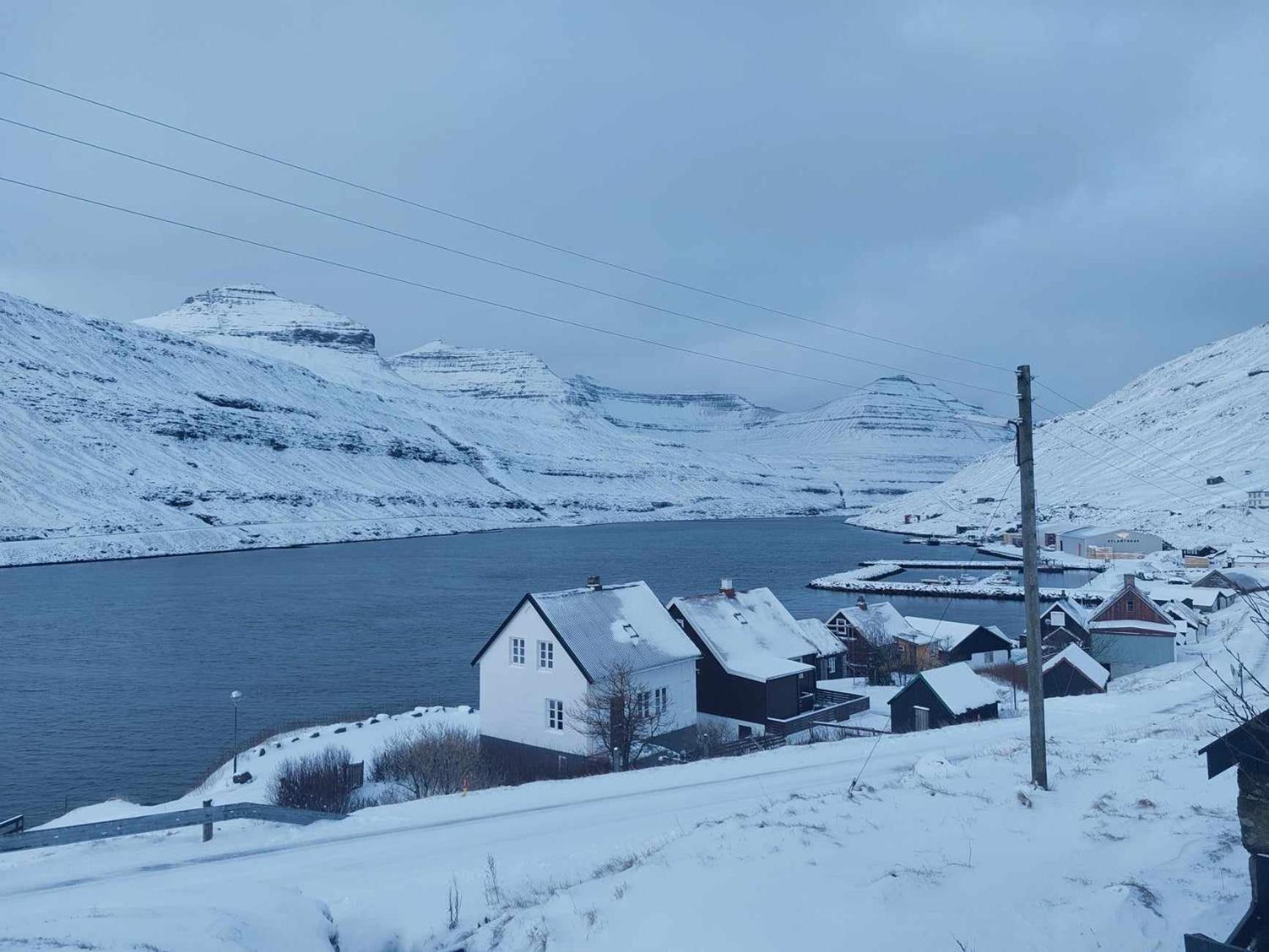 Fjord Guesthouse Funningsfjordur Екстер'єр фото