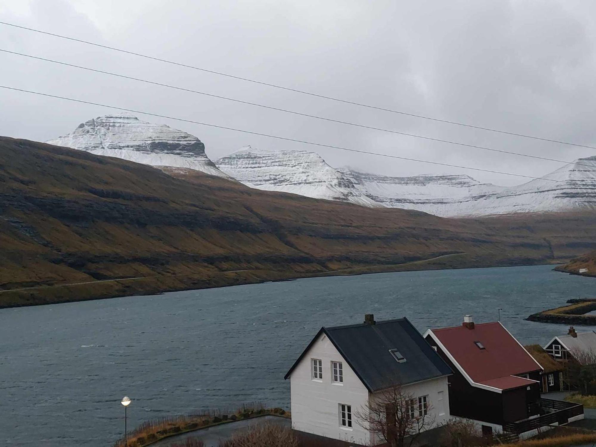 Fjord Guesthouse Funningsfjordur Екстер'єр фото