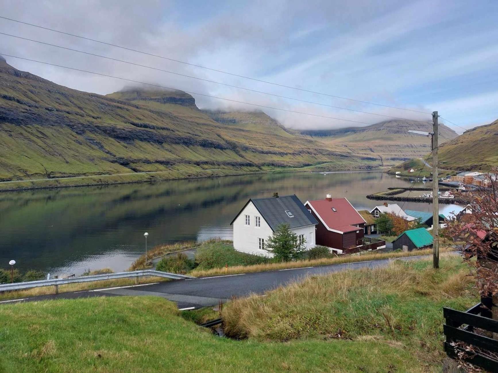Fjord Guesthouse Funningsfjordur Екстер'єр фото